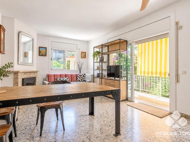 Planta baja en venta en Segur de Calafell, Segur de Calafell Nucli Urbà Costa Dorada. Planta baja con terraza y jardín en Segur de Calafell. Plantas bajas Segur de.