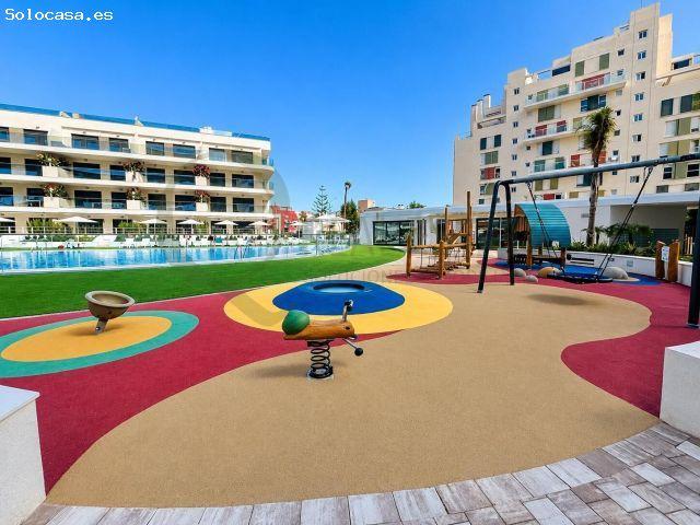 Planta baja en PAU 5 con jardín privado, 4 dormitorios y espacios para toda la familia