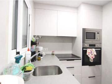 Planta baja reformada de 3 habitaciones en la zona del Cairat – Esparreguera