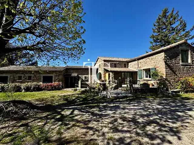 Planzolles 07230 Achat / Vente maison 14 pièces t14 au dernier étage terrasse