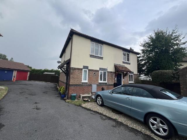 Plas Y Ddol, Johnstown, Carmarthen 2 bed semi detached house to rent £900 pcm £208 pw