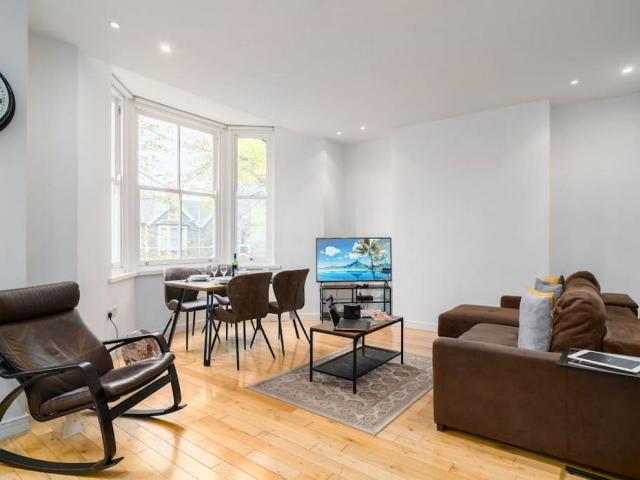 Plasnewydd CF24, 1 bed flat to rent, £1,886 pcm | PrimeLocation