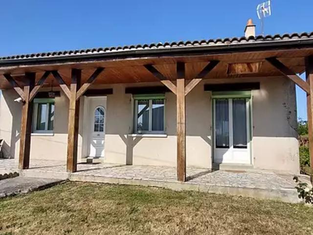 Pleumartin 86450 Achat / Vente maison 4 pièces t4 au dernier étage terrasse