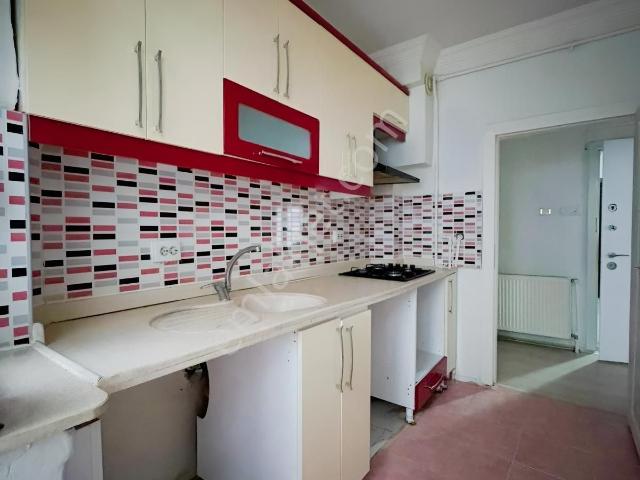 Plevne Mahalesinde Ara Katta Bağımsız *yapılı 2+1 Kiralık Dairee