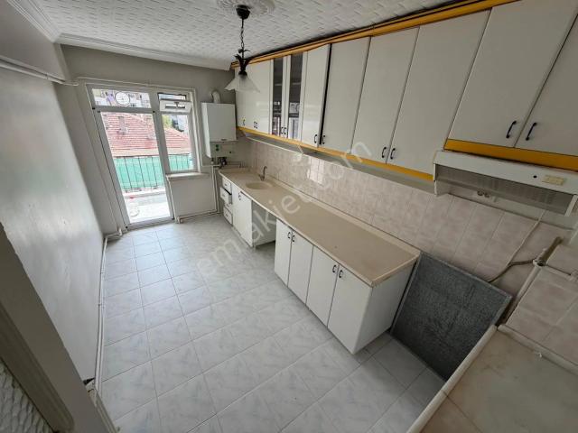 Plevne'de Merkezi Konum Katta 3+1 Kiralık Temiz Daire!