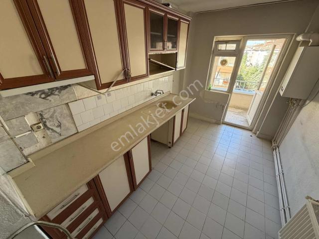 Plevne'de Park Ve Cadde Manzaralı Ara Kat 3+1 Satılık Daire!