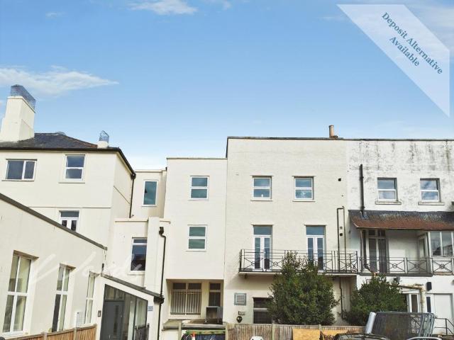 Pleydell Gardens Folkestone CT20 2 bed apartment to rent £1,400 pcm £323 pw