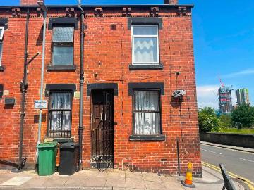 Pleasant Terrace, Leeds LS11, 2 bed terraced house to rent, £850 pcm | PrimeLocation