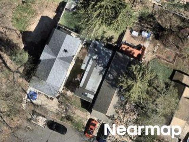 Pleasant Valley Ave
