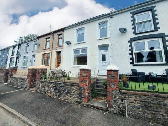 Pleasant View, Porth, CF39 3 bed terraced house to rent £850 pcm £196 pw