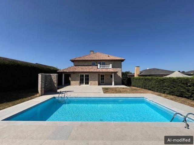 Pleasant Villa with Swimming Pool in Mont Saint Jean