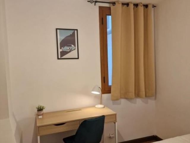 Pleasant double bedroom in Gothic Quarter