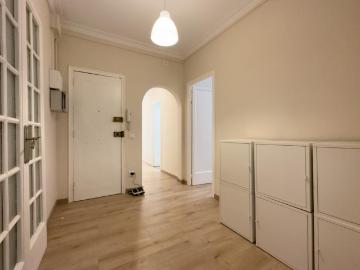 Pleasant double bedroom in Gràcia