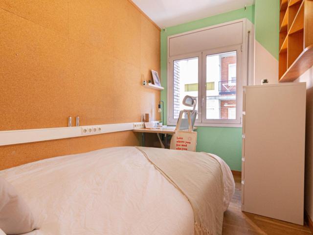Pleasant double bedroom in Sant Gervasi Galvany