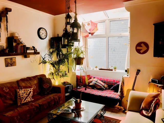Pleasant double bedroom near Whitworth Park