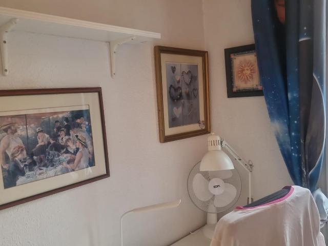 Pleasant single bedroom in Vallcarca i els Penitents