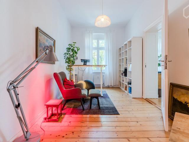 Pleasant, spacious flat in Niedershoenhausen, Berlin, Berlin Amsterdam Apartments for Rent