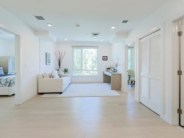Pleasant St Apt,malden, Condo For Sale