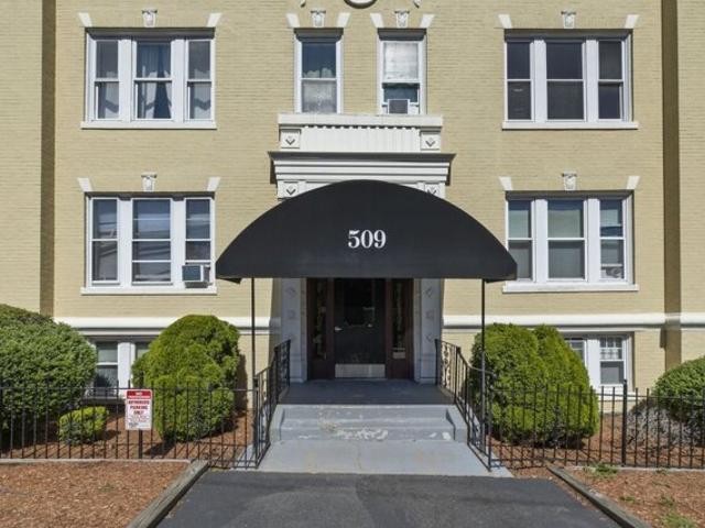 Pleasant St Apt, Melrose, Condo For Sale
