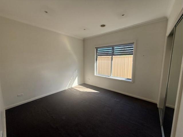 Please contact catie@sweeneyea.com.au for private inspections