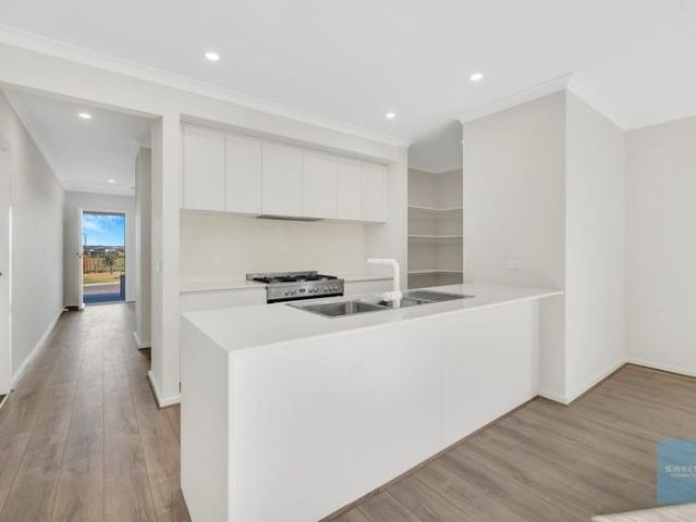 Please contact catie@sweeneyea.com.au for private inspections
