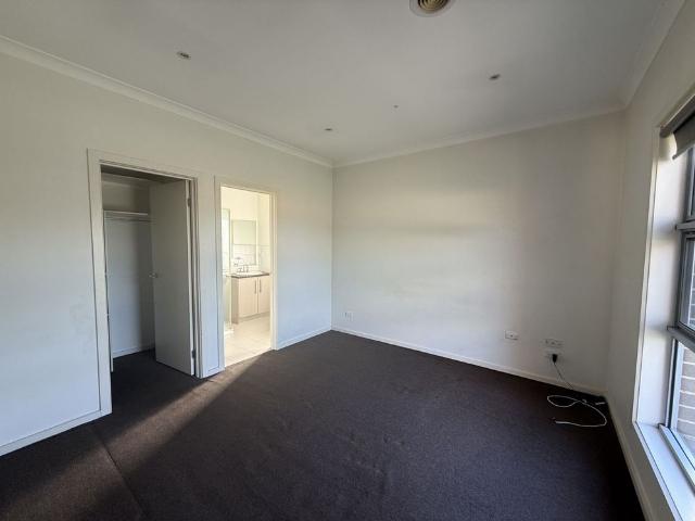 Please contact catie@sweeneyea.com.au for private inspections