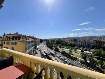 PLEIN CENTRE COULEE VERTE VIEUX NICE