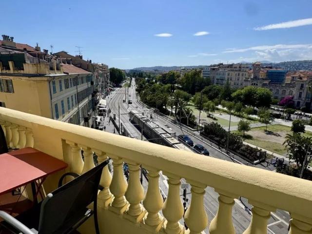 PLEIN CENTRE COULEE VERTE VIEUX NICE