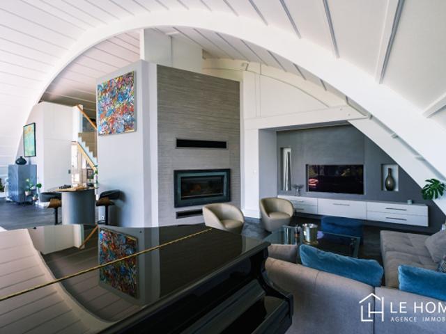 PLEIN CENTRE AU CALME, POUR AMOUREUX DE L'ARCHITECTURE ET DU PERFECTIONNISME 260 M² 5 CH