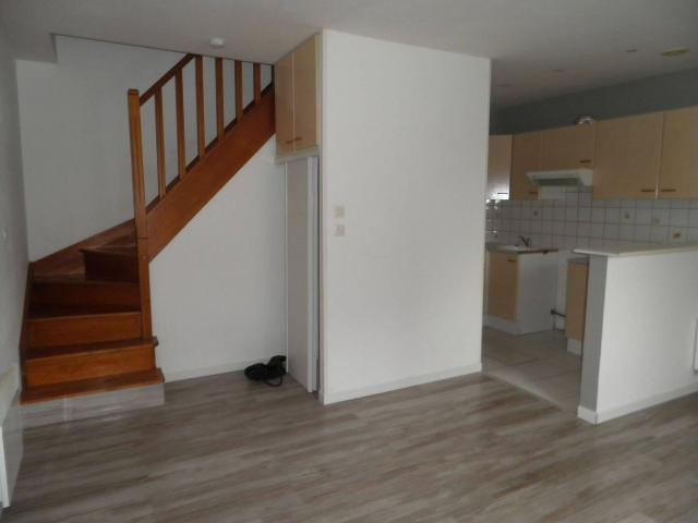 Plein centre de Melesse, appartement T3 en duplex