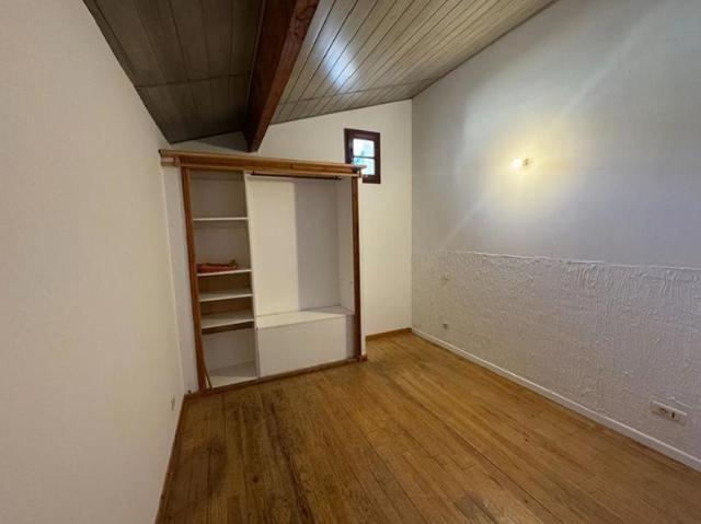 Plein centre Montaigut sur Save, duplex 3 pièce s +cellier