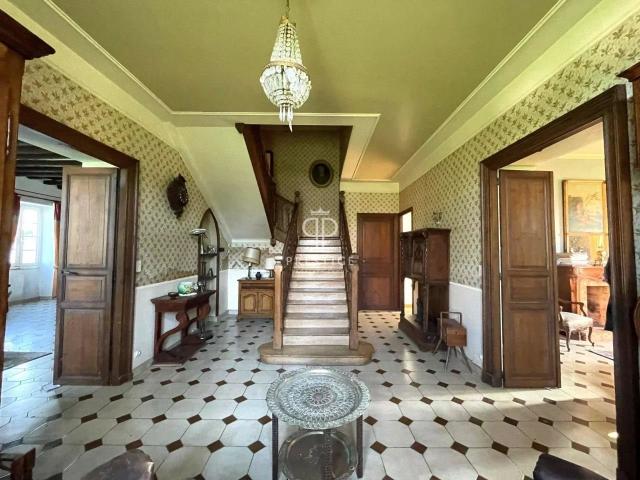 Plein de charme et de caractère, cette authentique maison de. 298m² Navarrenx