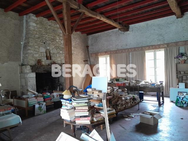 PLEINE NATURE MAISON 210 M2 A RENOVER