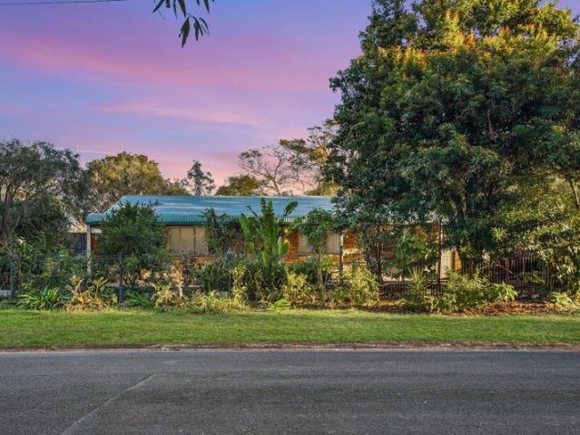 Plenty of Space, Extras and the Waterfront at Your Doorstep