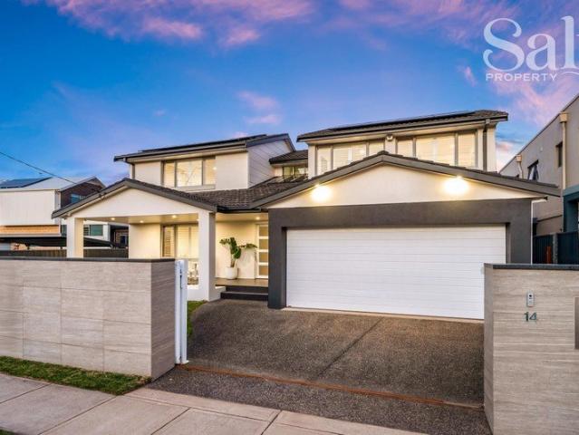 Plenty of space for a growing family, just 600m to the beach