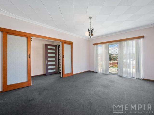 Plenty of Space to Live, Work & Play