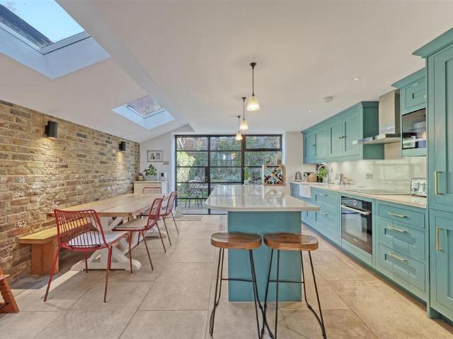 Plimsoll Road, London, N4 2ED, United Kingdom | 5 bed townhouse for rent #140397310 | Rentberry