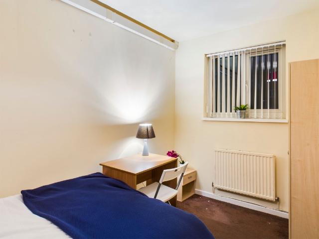 Pluto Close, Salford M6, 4 bed terraced house to rent, £702 pppm | PrimeLocation