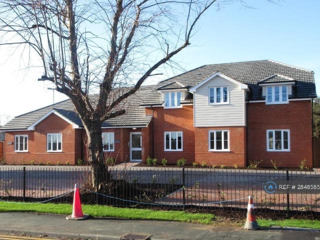Plumberow Avenue, Hockley, SS5 2 bed flat to rent £1,450 pcm £335 pw