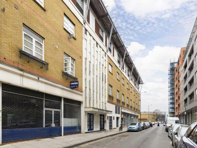 Plumbers Row, Aldgate E1, 1 bed flat to rent, £2,000 pcm | PrimeLocation