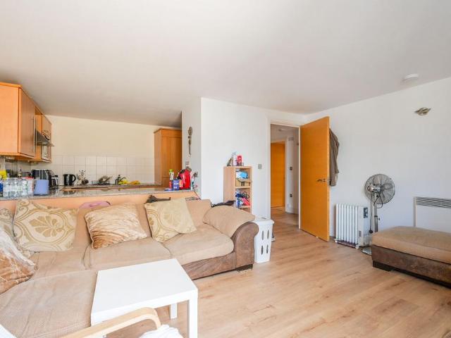 Plumbers Row, Aldgate, London, E1 1 bed flat to rent £2,059 pcm £475 pw