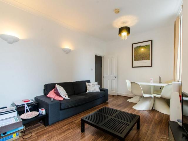 Plumbers Row, Aldgate, London, E1 1 bed flat to rent £3,250 pcm £750 pw