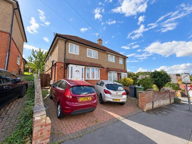 Plumer Road, High Wycombe 1 bed in a house share to rent £801 pcm £185 pw