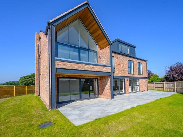 Plumley Moor Road, Plumley 5 bed detached house to rent £8,500 pcm £1,962 pw