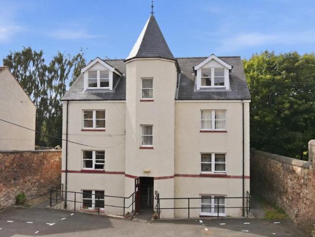 Plummer Court, Dalkeith, Midlothian. 2 bed flat to rent £1,195 pcm £276 pw