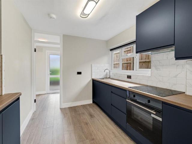 Plumstead Common Road 1 bed flat to rent £1,550 pcm £358 pw
