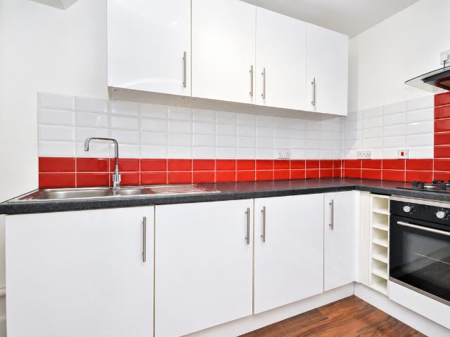 Plumstead Common Road, London SE18, 1 bed flat to rent, £1,200 pcm | PrimeLocation