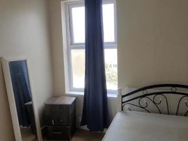 Plumstead Common Road, London. 1 bed flat to rent £1,500 pcm £346 pw
