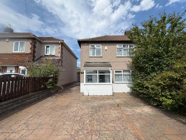 Plumpton Gardens, Bradford BD2, 3 bed semi detached house to rent, £1,250 pcm | PrimeLocation