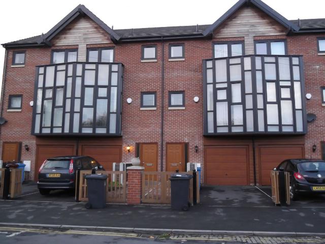 Plymouth View, Manchester M13, 8 bed town house to rent, £2,947 pcm | PrimeLocation